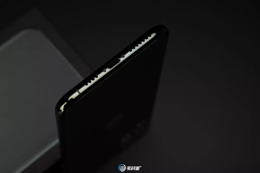 iPhone11　Pro　Max　フレームデザイン①